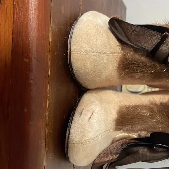 Blumarine Tan Ankle Boots with Brown mink and Ribbon - Picture 4 of 8